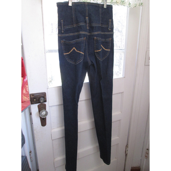 Vanilla Star Jeans, size 7, high waisted, skinny legs, waist 28", inseam 32" - Picture 6 of 9